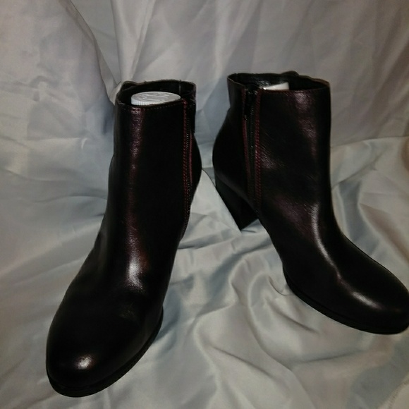 Born Shoes - Born boots size 10